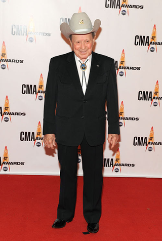 Illustration for article titled Where Are The Sequins?! Country Music Awards Styles Go Safe